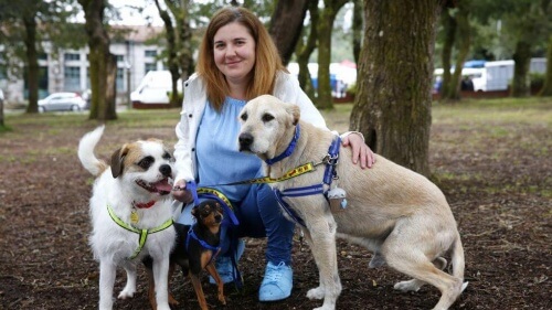 La madrina de perros maltratados La madrina de perros maltratados