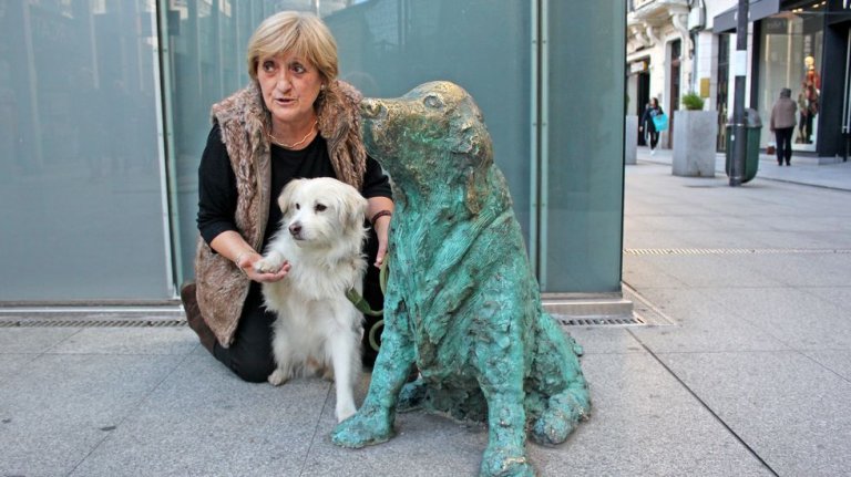 Monumento al perro abandonado en Galicia
