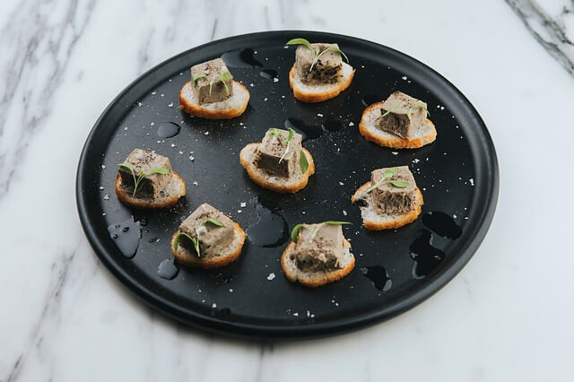 Canapé de hígado y romero