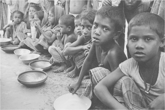 Niños con hambruna