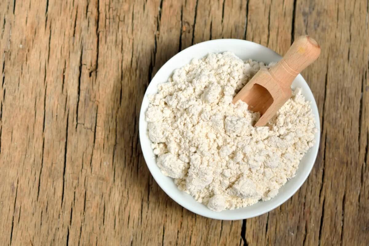 A bowl of colloidal oatmeal.